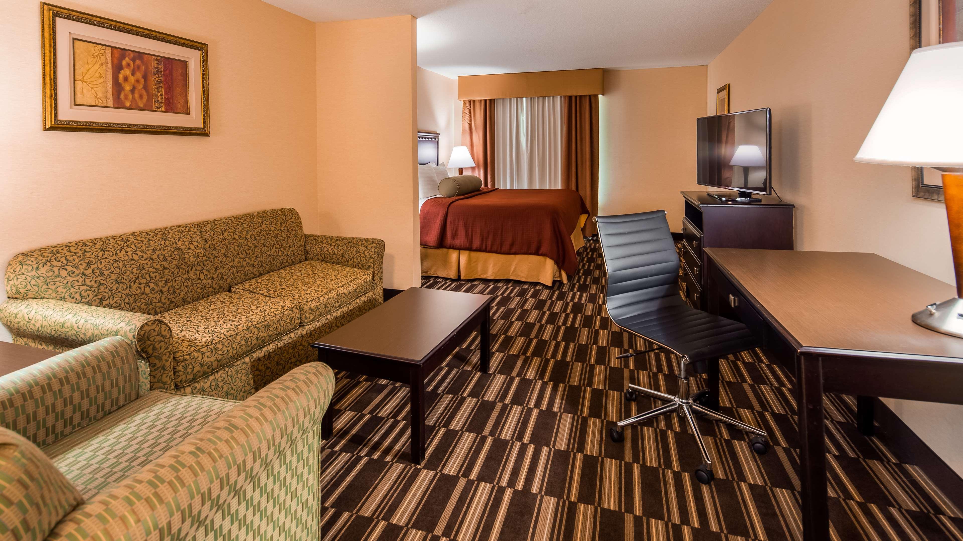 Best Western Plus Victor Inn & Suites Екстериор снимка