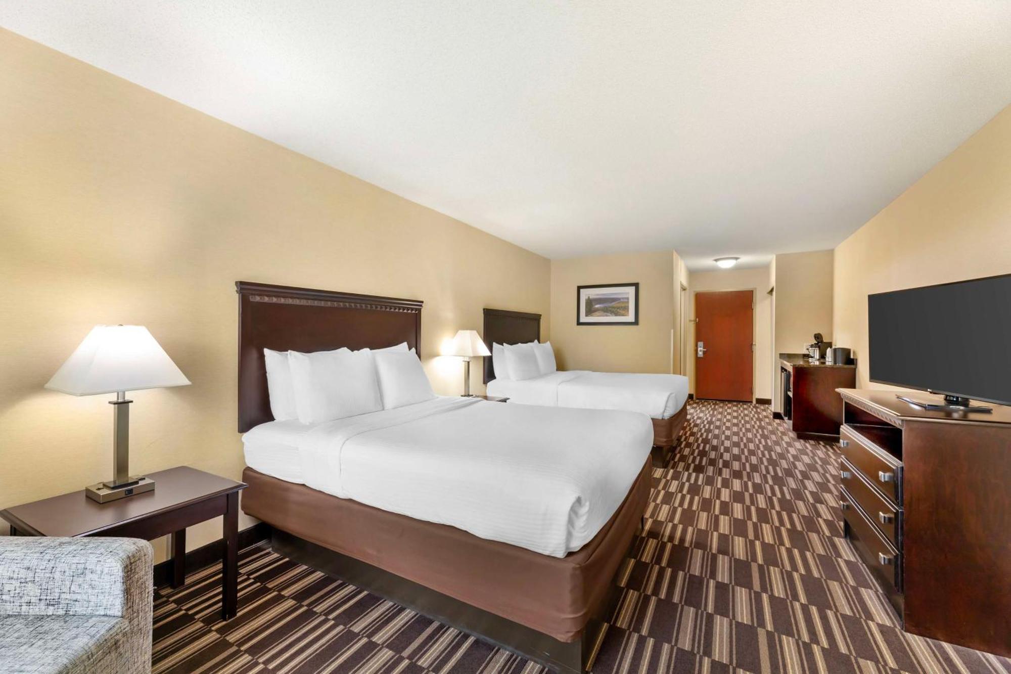 Best Western Plus Victor Inn & Suites Екстериор снимка
