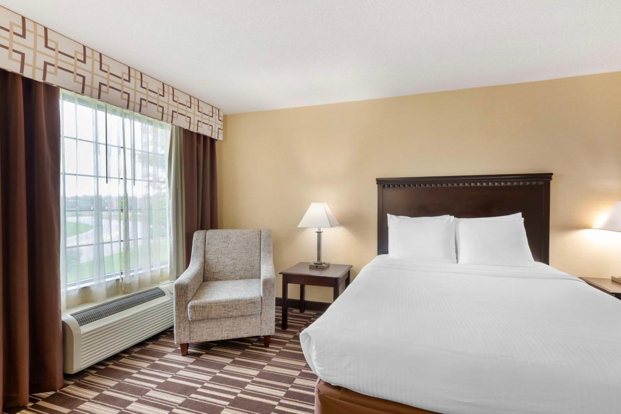 Best Western Plus Victor Inn & Suites Екстериор снимка