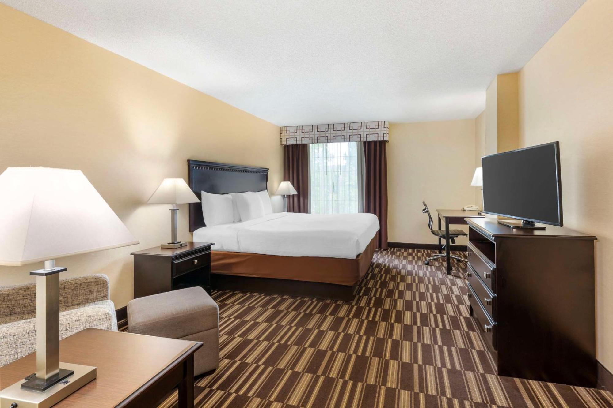 Best Western Plus Victor Inn & Suites Екстериор снимка