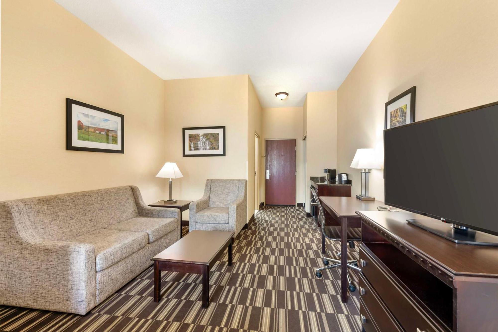 Best Western Plus Victor Inn & Suites Екстериор снимка