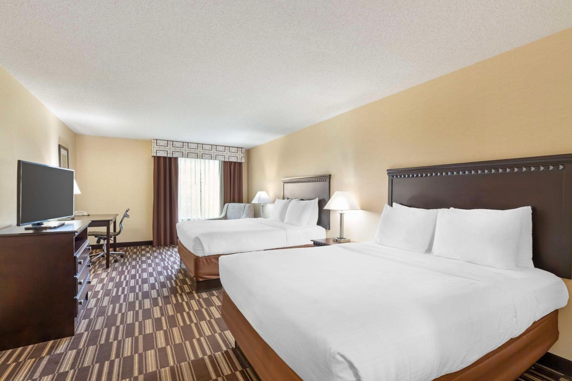 Best Western Plus Victor Inn & Suites Екстериор снимка